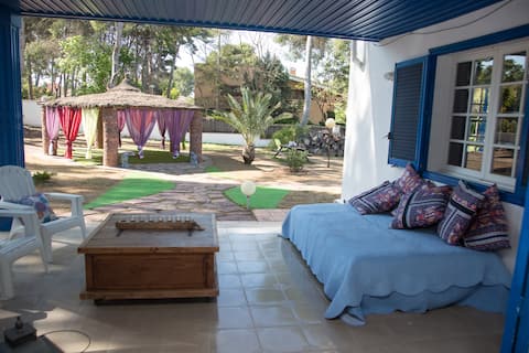 Spacious Family Villa in Quiet Valencia Suburb