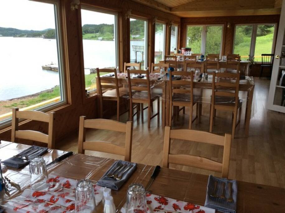 Café and Breakfast area