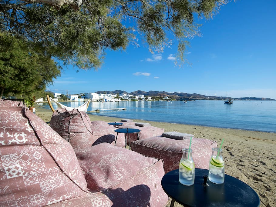 Your private area on the beach with sunbeds!!