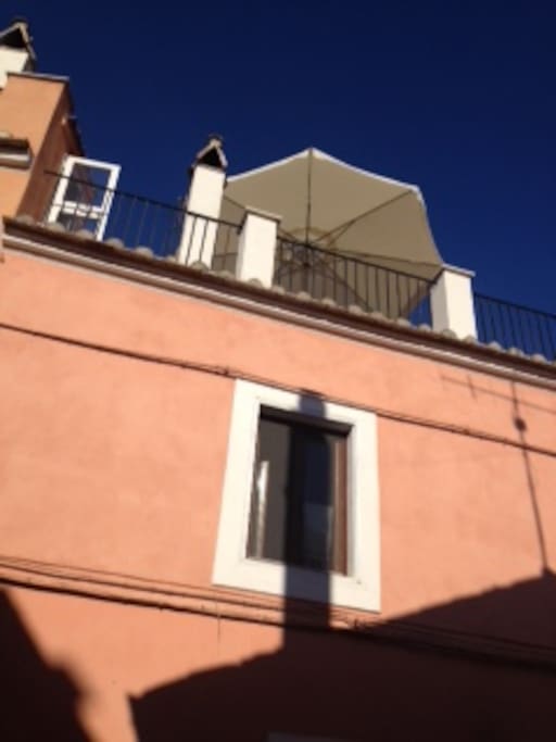 La casa vista dal basso