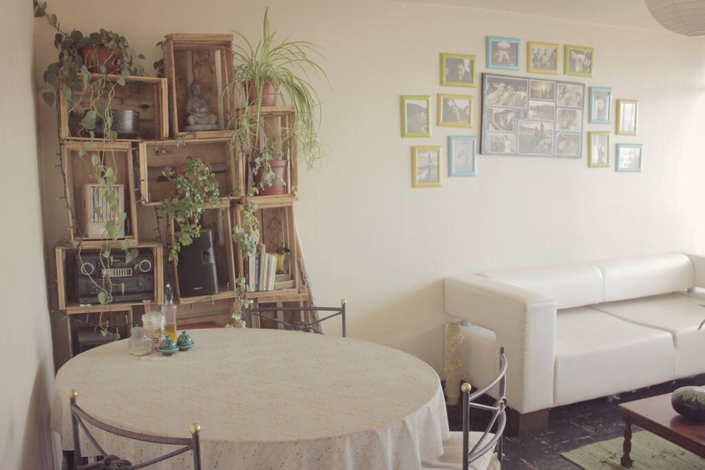 Nuestro salón comedor/ Our living room