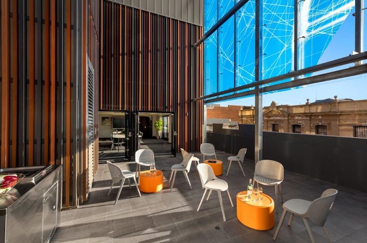 Executive Two Bedroom Apartment with balcony gallery image 4