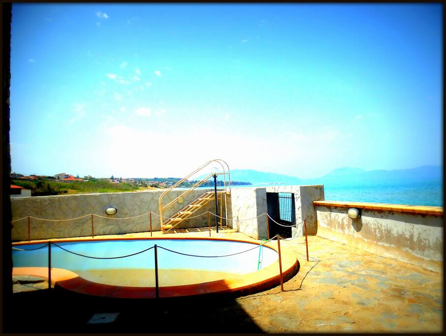 La piscina...