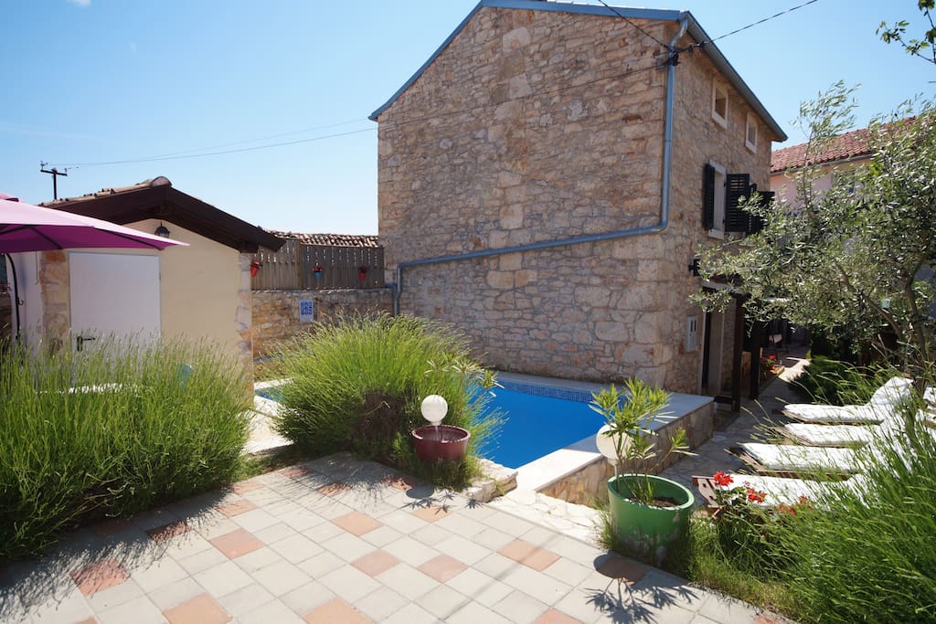 Das Haus und der Pool