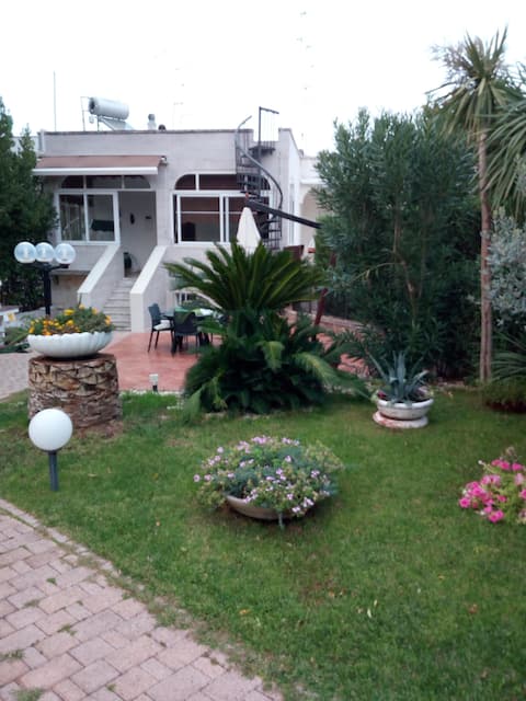 Villa Cristina villa entera con jardín privado