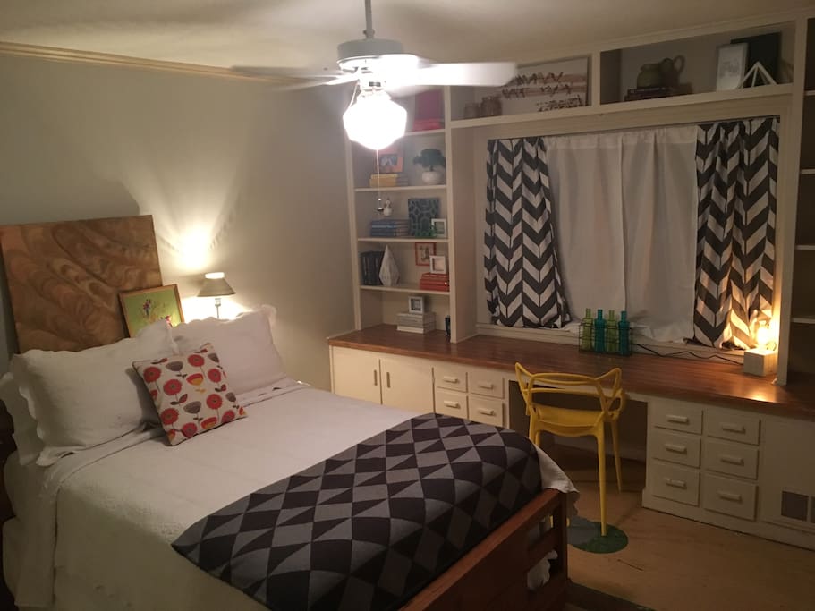 Cozy Double bed with Mid-Century Touches