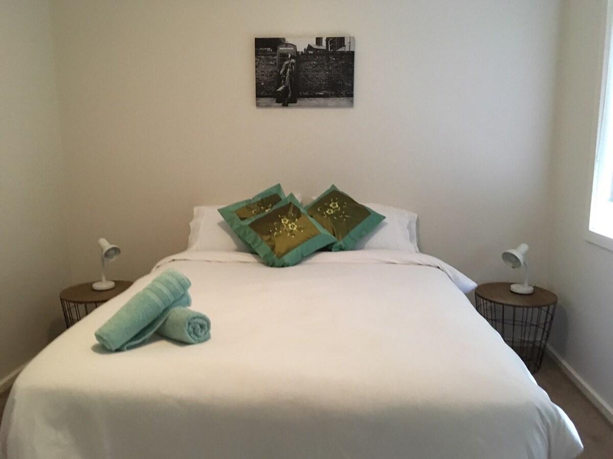 Втора спална соба, брачен кревет