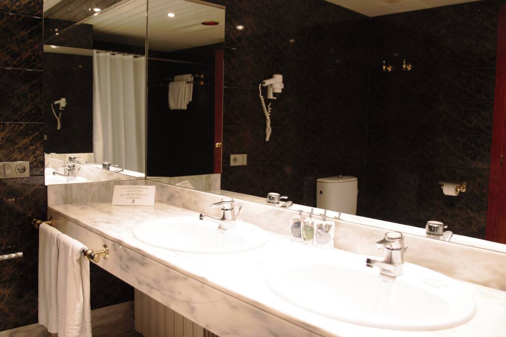 BAÑO PRIVADO