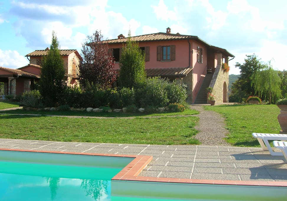 piscina e giardino