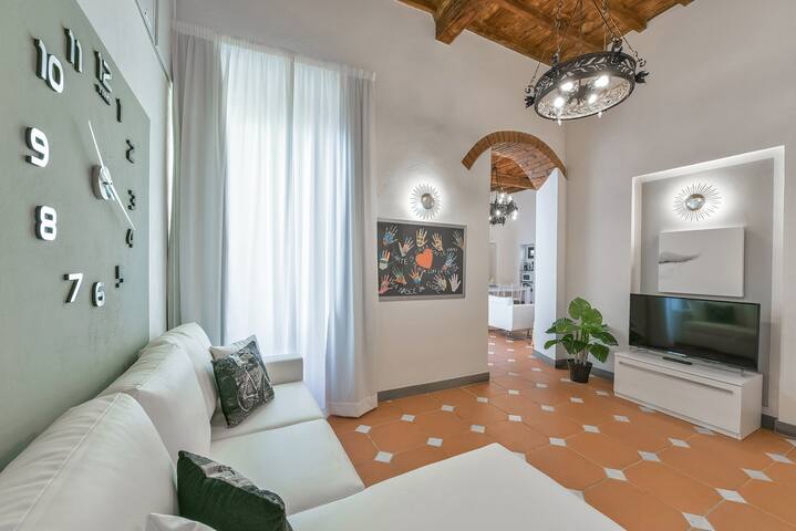 Made in Italy Apartment, History & Cotto Flooring gallery image 2