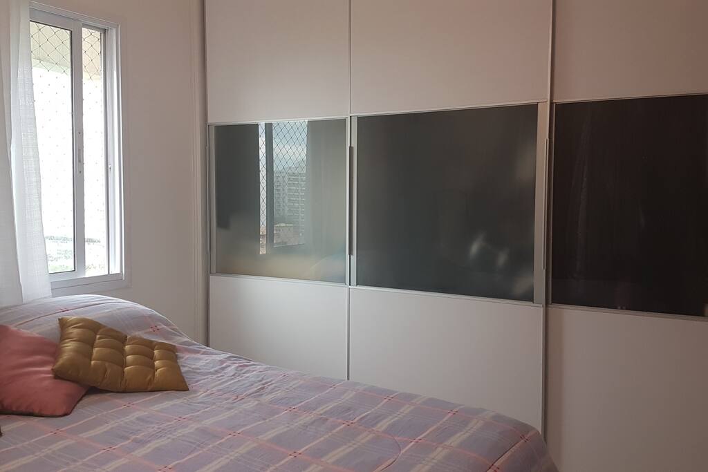 Double bed and closet (one door and four drawers to the guests)