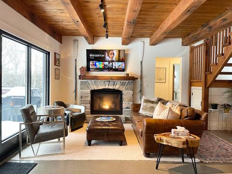 Waterfront Lodge Retreat w/ Hot Tub