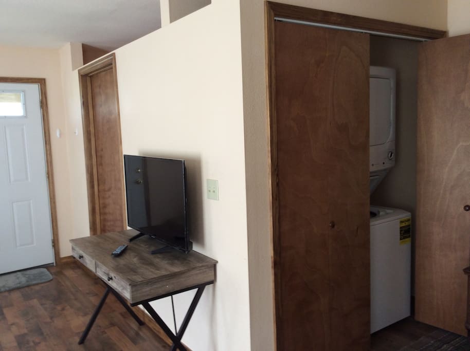 Private Laundry & 40 inch TV