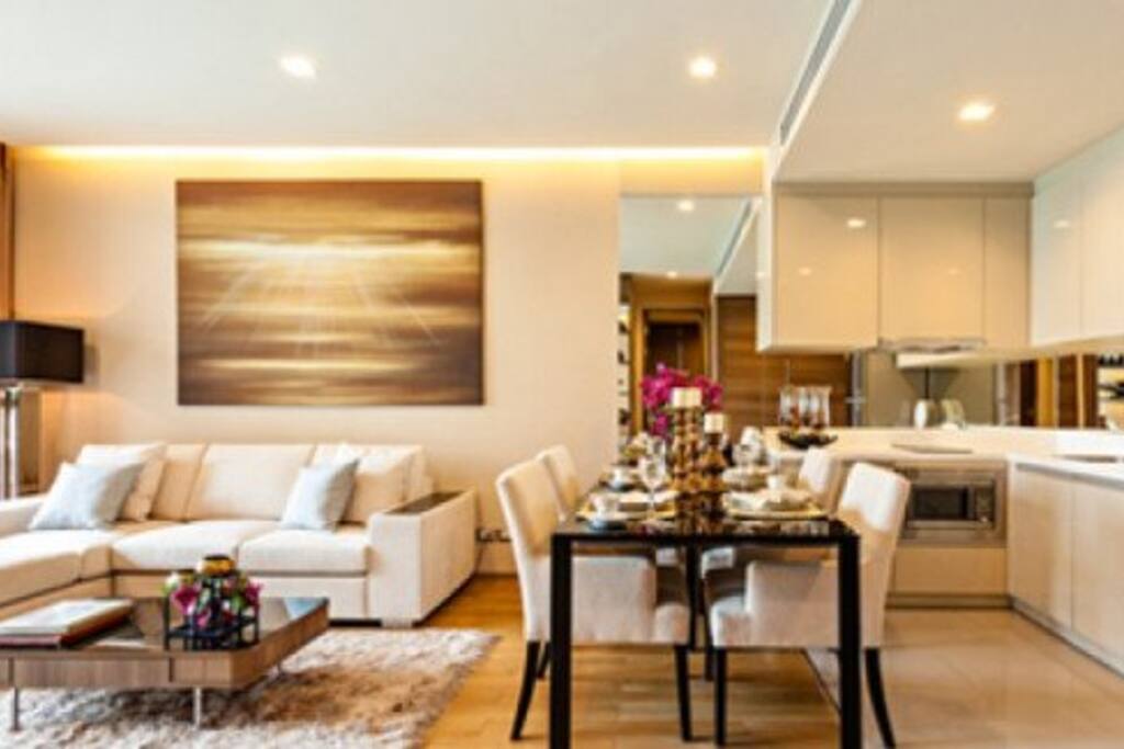Lounge and kitchen