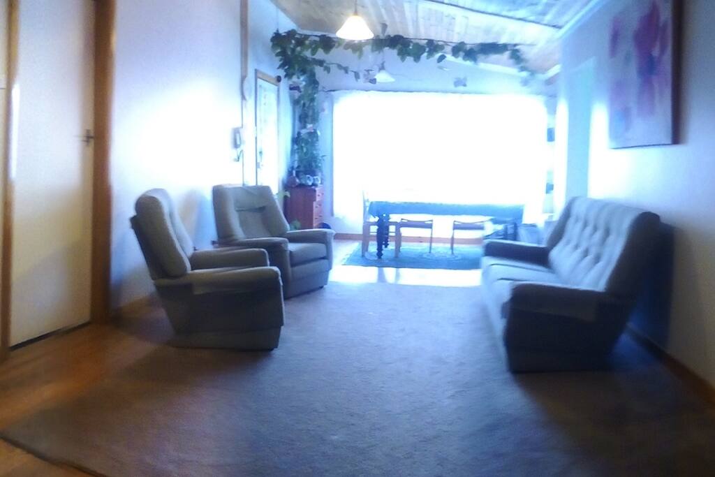 Lounge/dining