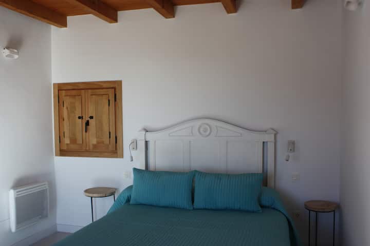 Dormitorio 1 con cama doble
