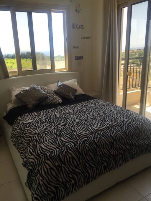 Double Bedroom with Amazing Views!!