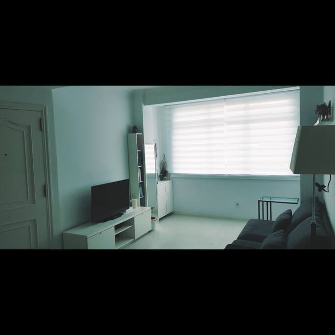 Salón con TV - Chromecast y WiFi para visualizar el contenido que quieras.