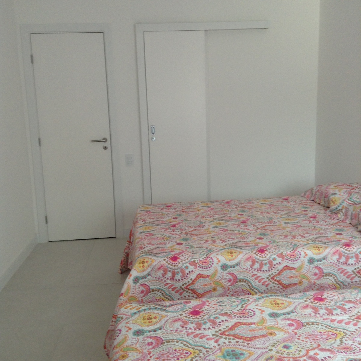 Двокреветна соба со двоен кревет и канадски апартман