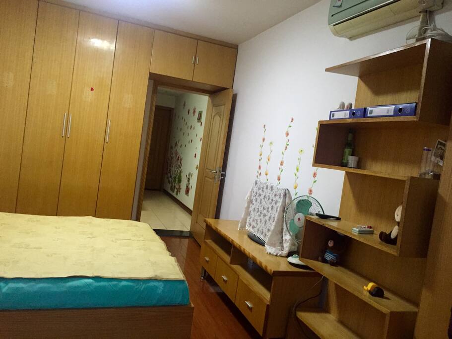 主卧实木家具,宽敞明亮