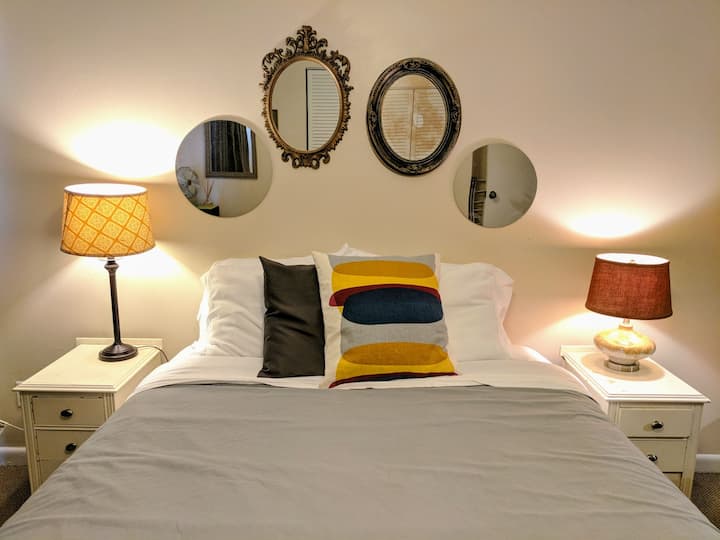 Cozy & Convenient Vintage Home with Private Bath