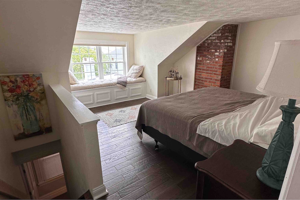 house on the hill pants （tile） 90 4 Bedroom house in Polish Hill - Strip District - Houses for