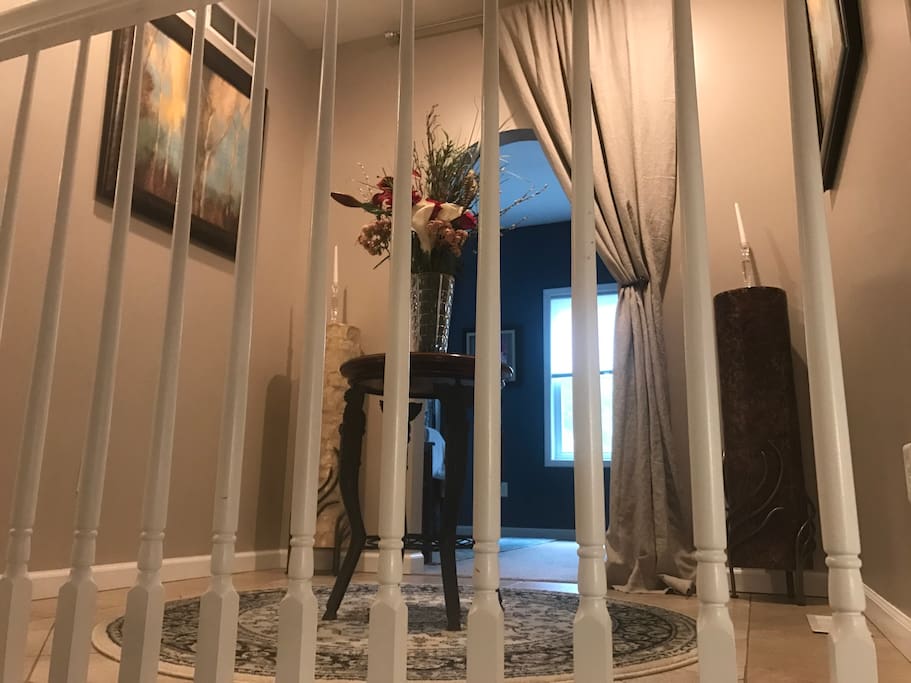 Upstairs forier