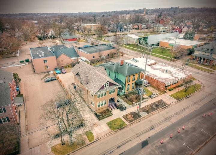 Downtown Kalamazoo Efficiency Apt. Apartments for Rent in Kalamazoo