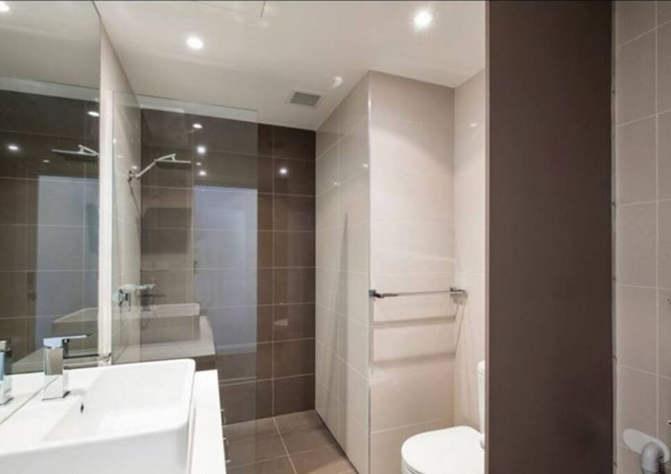 3: Modern Bathroom