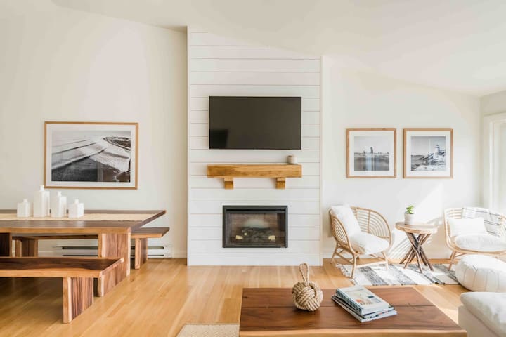 The Surf Shack – Ocean Views From Every Room gallery image 2