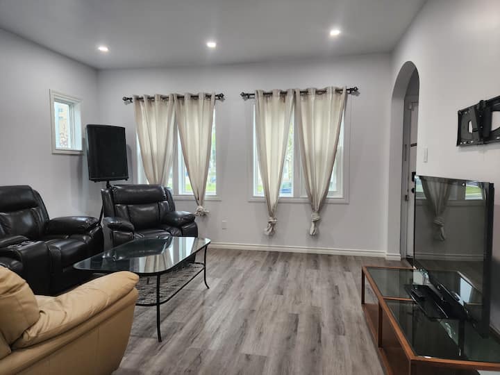 Cozy Home In West End Winnipeg - Winnipeg