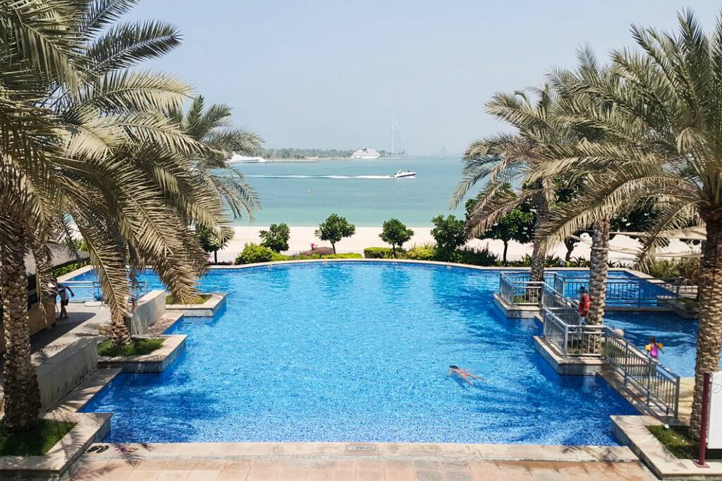 Top pool