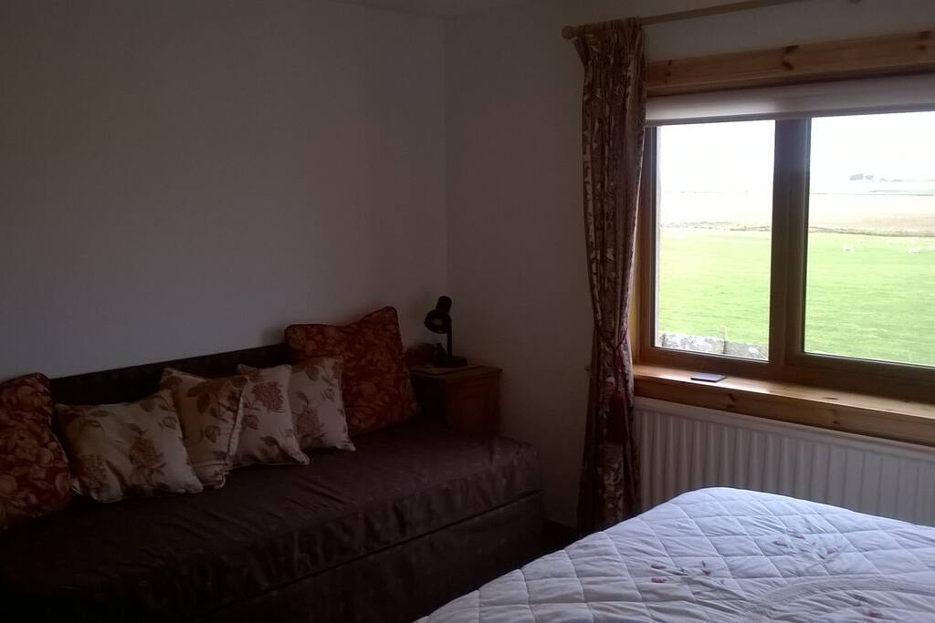 Additional Chaise Loungue/bed in Bedroom One