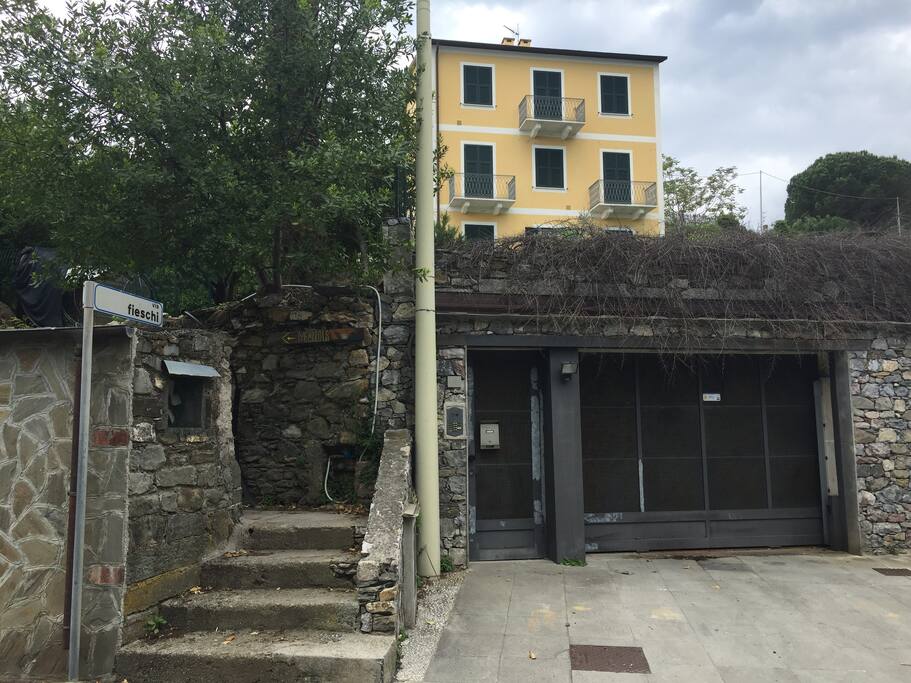 front of the apartment-facciata dell'appartamento