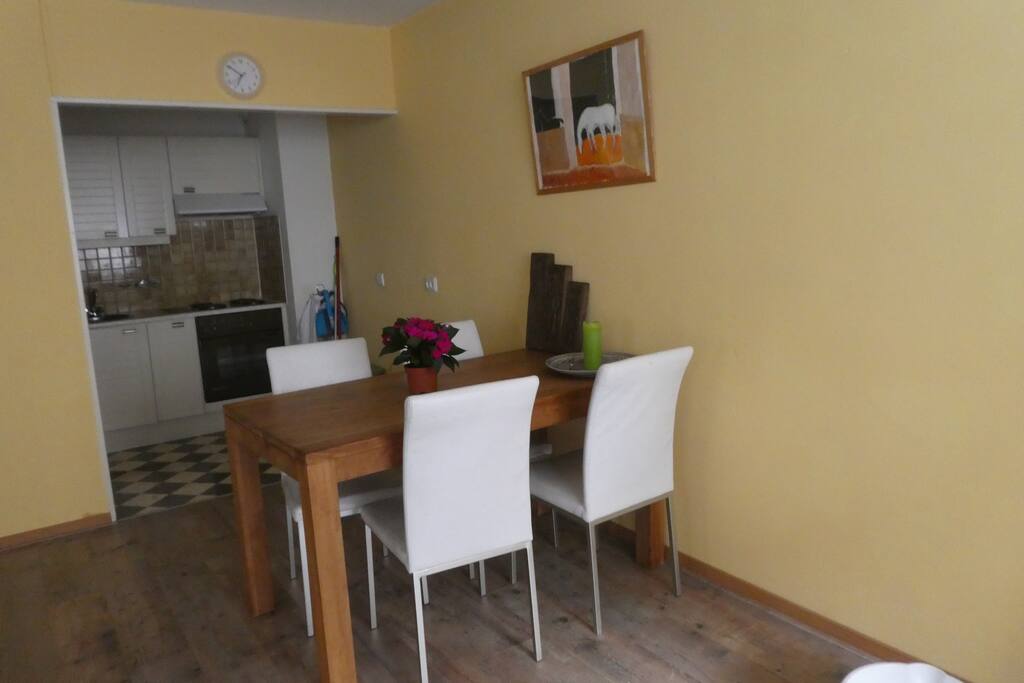 Dining close to the kitchen