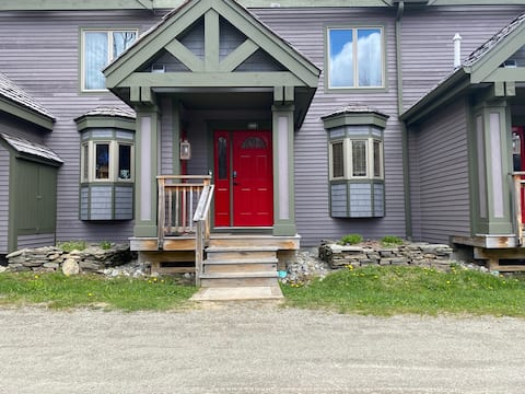 Jay Peak 4 BR ski-in/out townhome