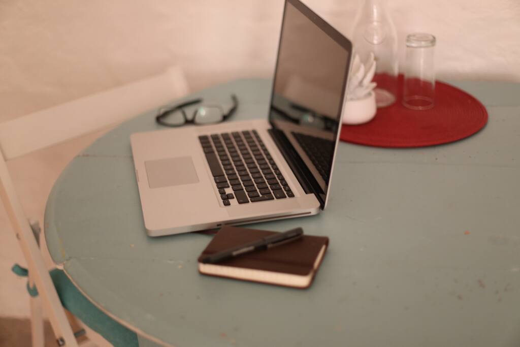 1906 on Hill Cottage is laptop friendly and have access to wireless internet.