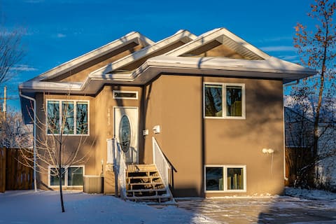 Super Central/River Trails-4 bedrooms