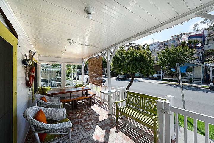 Charming Cottage+Large Porch, 2.5 Blocks to Beach gallery image 5