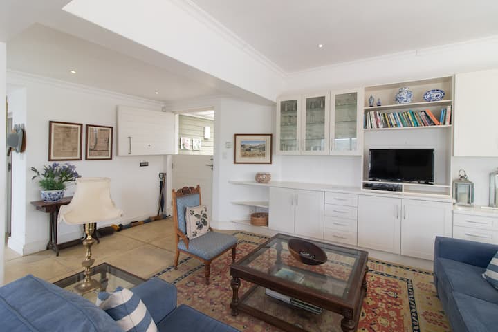 Landfall: Inverter, Wi-fi, Roof Top Deck - Kenton-on-Sea