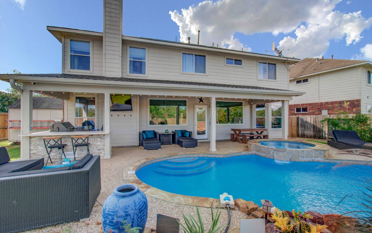 Ultimate 3BR Poolside Getaway!