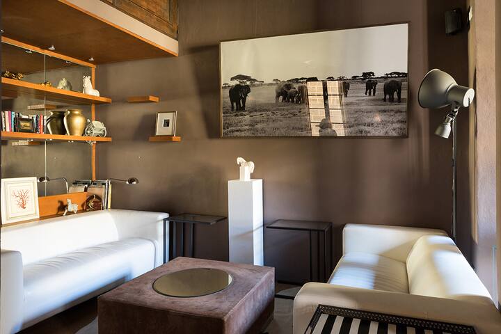 Large Luxury Palazzo by Uffizi with butler gallery image 3