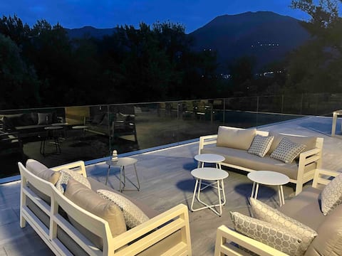 GrischinaLago, fantastic attic apartment with lake view