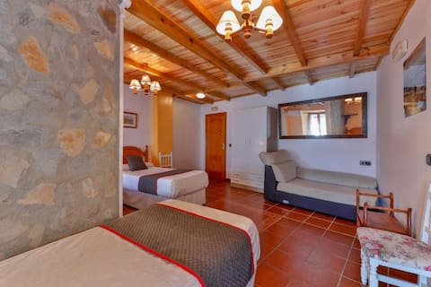 Family Room H* Palmeras by Vivere Stays