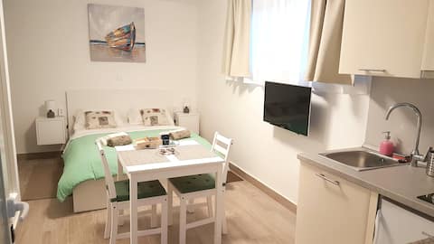 STUDIO APT. MANJI a/c, free parking, beach 500m