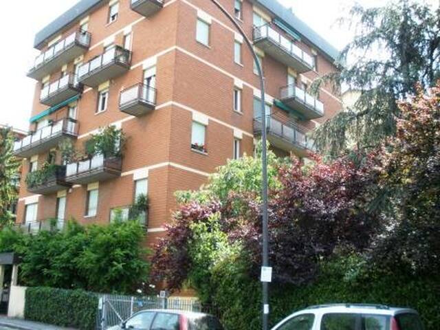 large, quiet, in front off the the Bologna’s fair gallery image 3