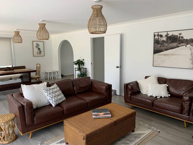 THE SURFRIDER Absolute Beach front gallery image 4