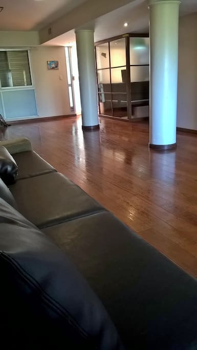 Sala de estar amplia 8mtsx5mts