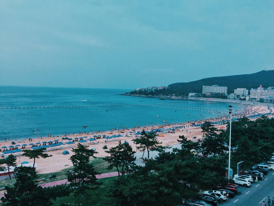海水浴场尽收眼底,吹吹海风聊聊人生吧!实拍实拍