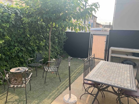 Small house and its garden in Village.